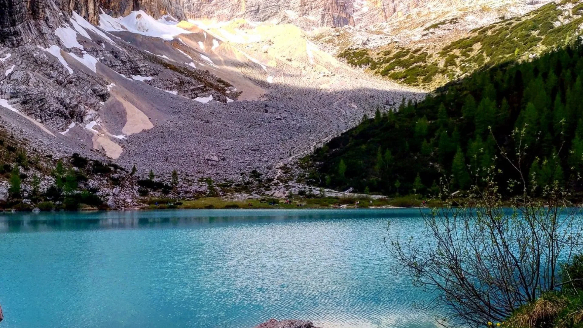 Lacs cachés dans les Alpes italiennes